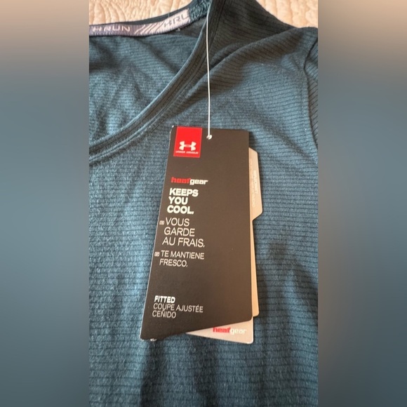 Under Armour Tops - UNDER ARMOUR NWT Run Streaker LS